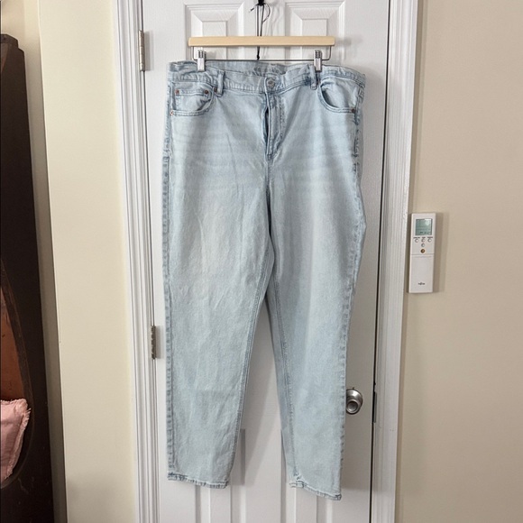 American Eagle Outfitters Denim - American Eagle Outfitters Light Blue Straight Leg Jeans